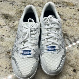 Skechers Women's Viper Court Indoor Outdoor Pickleball Shoes